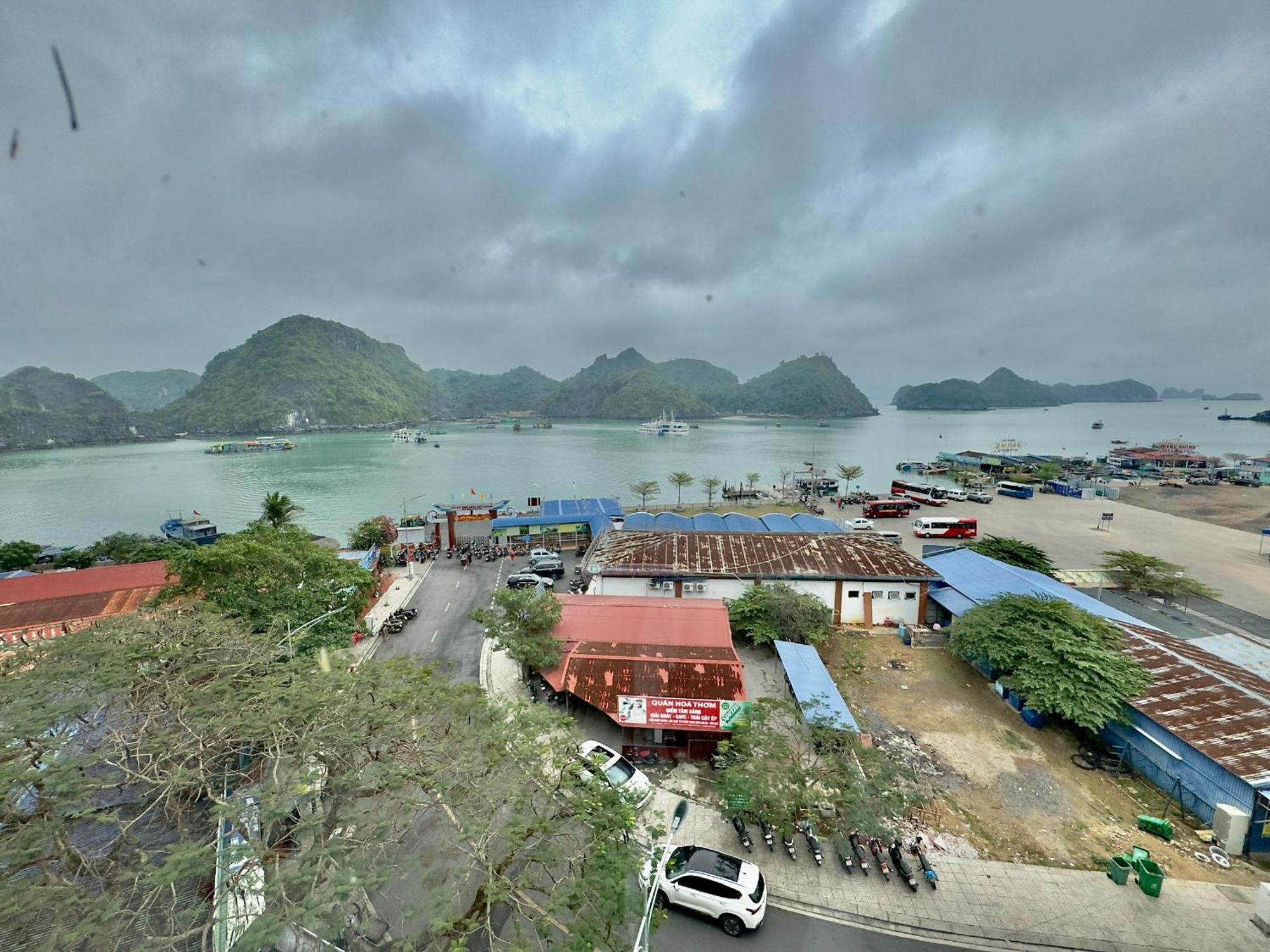 Cat Ba Plaza Hotel Dong Khe Sau エクステリア 写真
