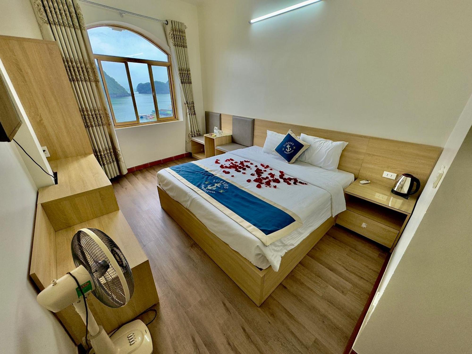 Cat Ba Plaza Hotel Dong Khe Sau エクステリア 写真