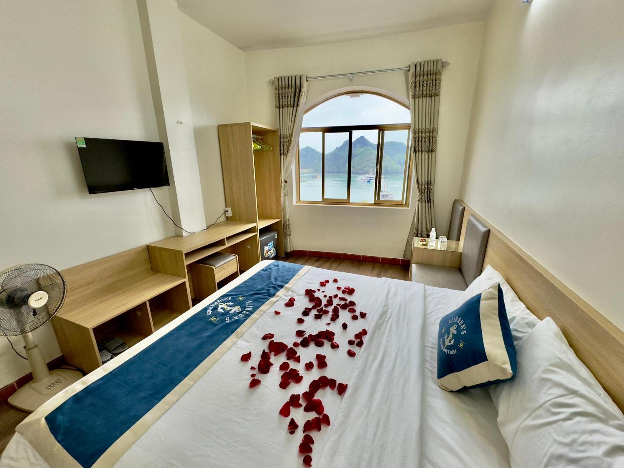 Cat Ba Plaza Hotel Dong Khe Sau エクステリア 写真