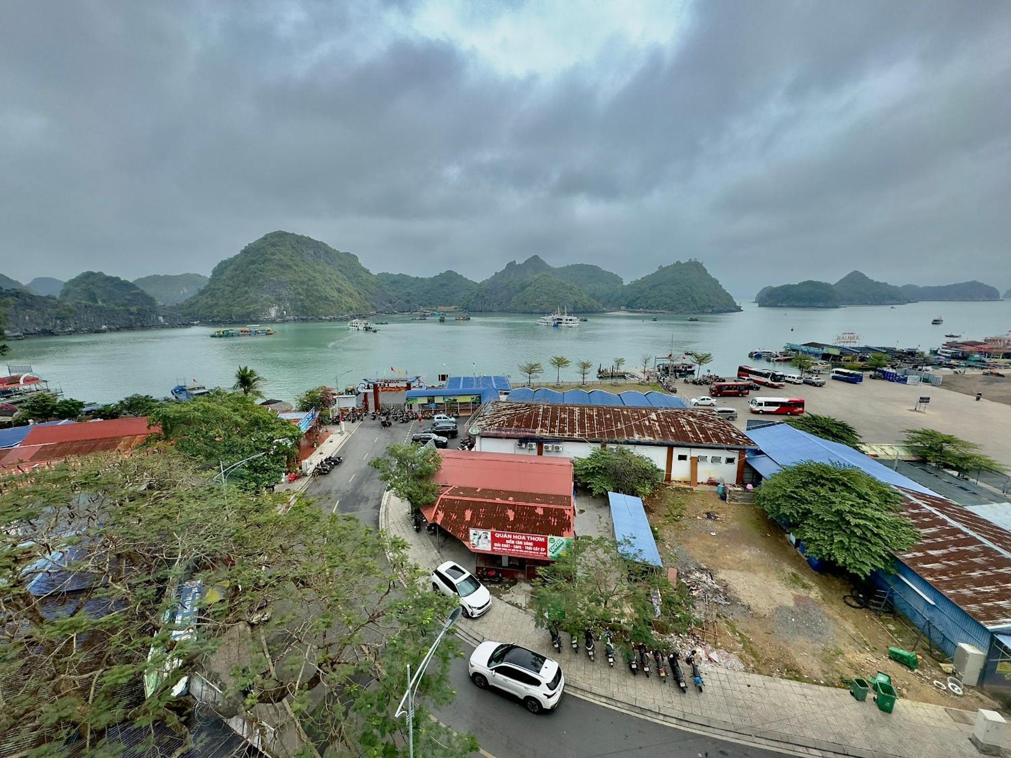 Cat Ba Plaza Hotel Dong Khe Sau エクステリア 写真