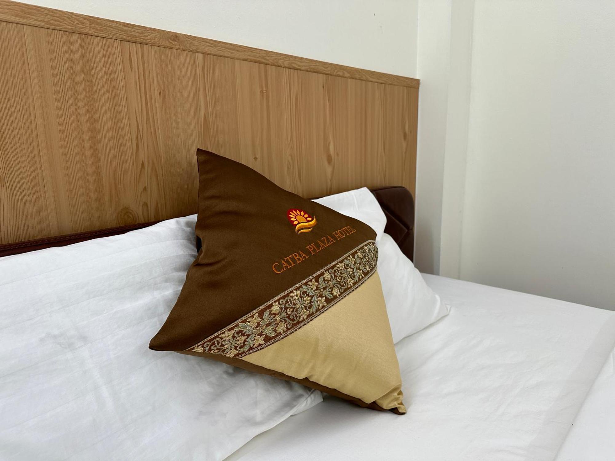 Cat Ba Plaza Hotel Dong Khe Sau エクステリア 写真